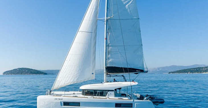 Rent a catamaran in Marina Kremik - Lagoon 40