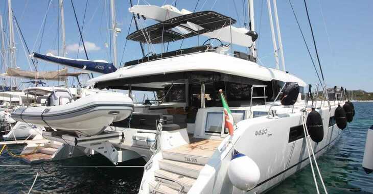 Rent a catamaran in Marina Fort Louis - Lagoon 620 (10+3)