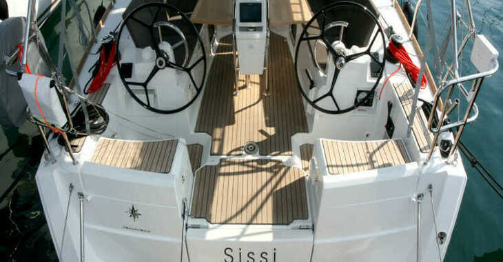 Rent a sailboat in Punat Marina - Sun Odyssey 389