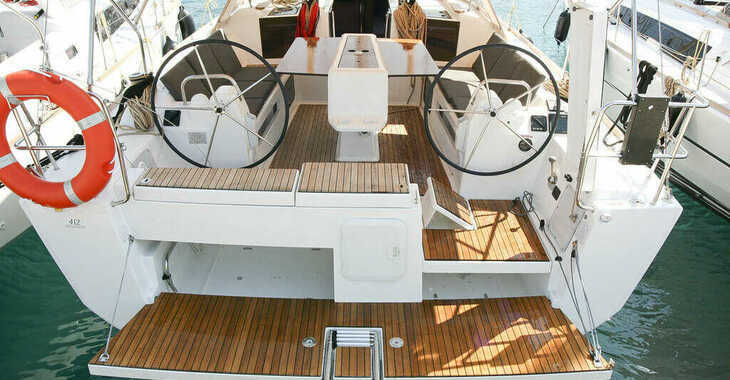 Rent a sailboat in Veruda - Dufour 412 Grand large
