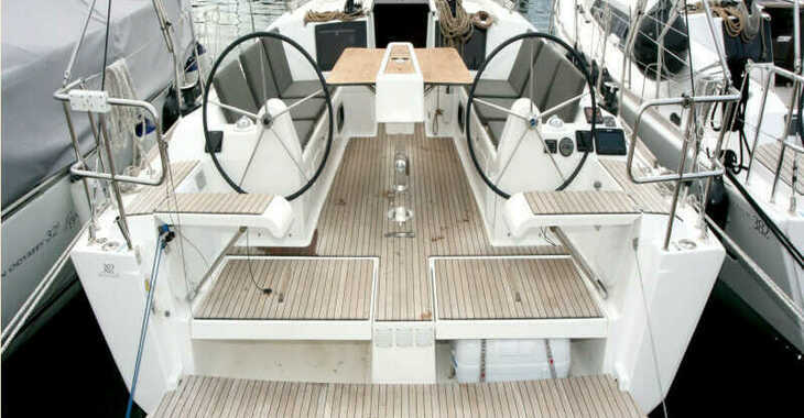 Rent a sailboat in Veruda Marina - Dufour 382 Grand Large - 3 cab