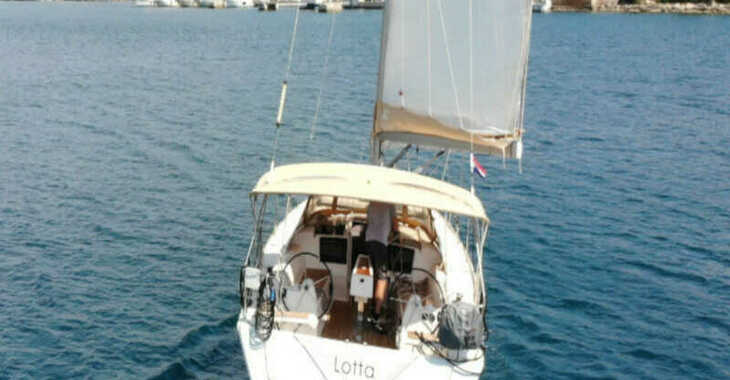 Rent a sailboat in Veruda - Dufour 382 Grand Large - 3 cab