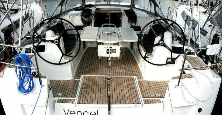 Chartern Sie segelboot in Veruda - Sun Odyssey 479