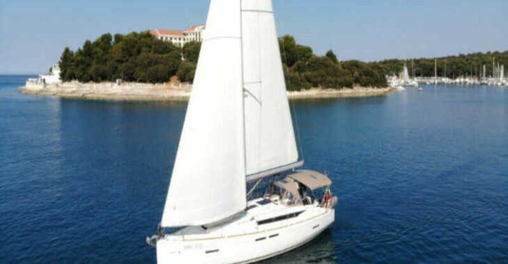 Rent a sailboat in Veruda Marina - Sun Odyssey 419