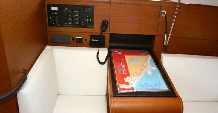 Rent a sailboat in Veruda Marina - Sun Odyssey 419