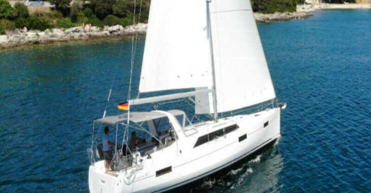 Rent a sailboat in Veruda Marina - Oceanis 41.1