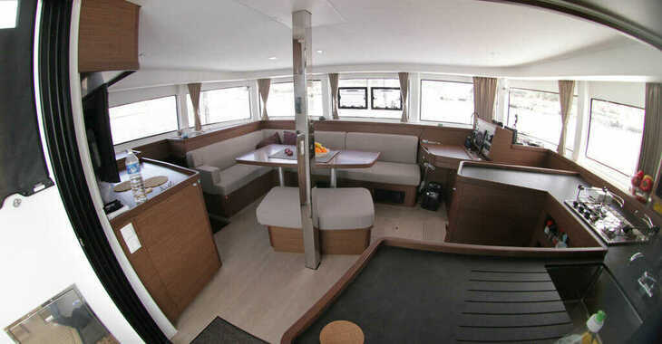 Rent a catamaran in Marina Frapa - Lagoon 42 - 3 cab