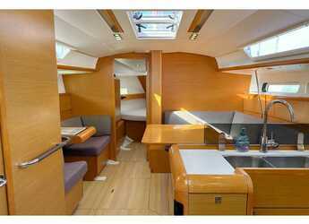 Rent a sailboat in Marina Frapa - Sun Odyssey 409