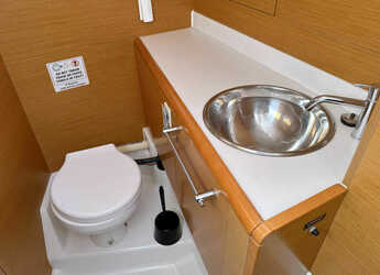 Rent a sailboat in Marina Frapa - Sun Odyssey 409