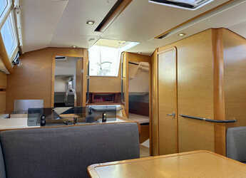 Rent a sailboat in Marina Frapa - Sun Odyssey 409