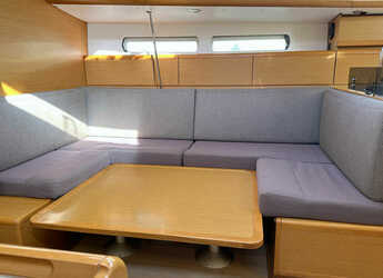 Rent a sailboat in Marina Frapa - Sun Odyssey 409