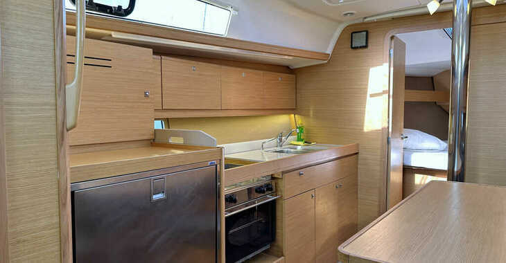 Rent a sailboat in Marina Frapa - Dufour 382 Grand Large - 3 cab