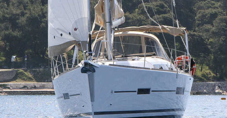 Rent a sailboat in Marina Frapa - Dufour 382 Grand Large - 3 cab