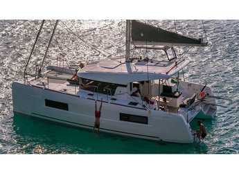 Rent a catamaran in Punat - Lagoon 40 
