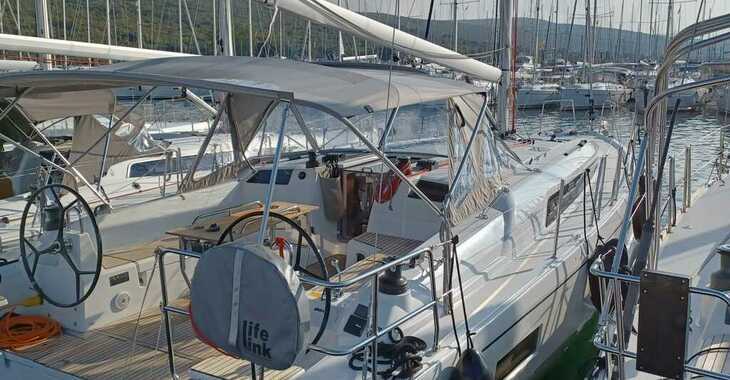 Rent a sailboat in Punat - Oceanis 40.1