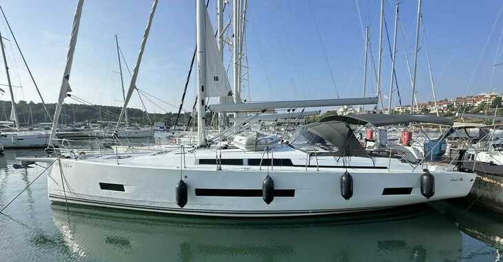 Rent a sailboat in Veruda - Hanse 460