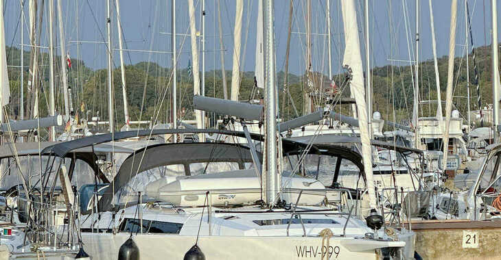 Rent a sailboat in Veruda - Hanse 460
