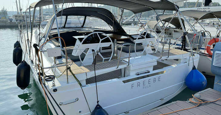 Rent a sailboat in Veruda Marina - Hanse 460