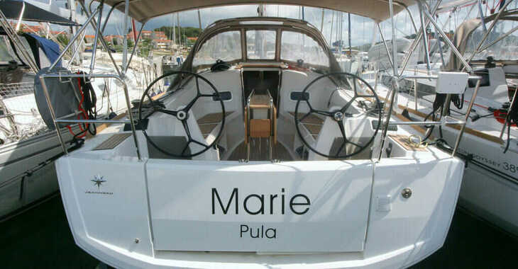 Rent a sailboat in Veruda - Sun Odyssey 349 - 2 Cab