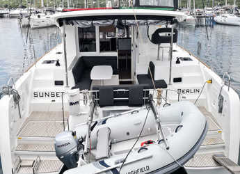 Rent a catamaran in Veruda Marina - Lagoon 40_1