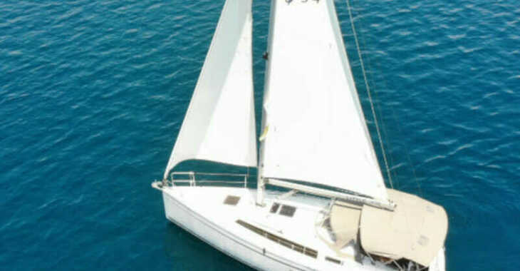 Rent a sailboat in Marina Frapa - Bavaria Cruiser 34
