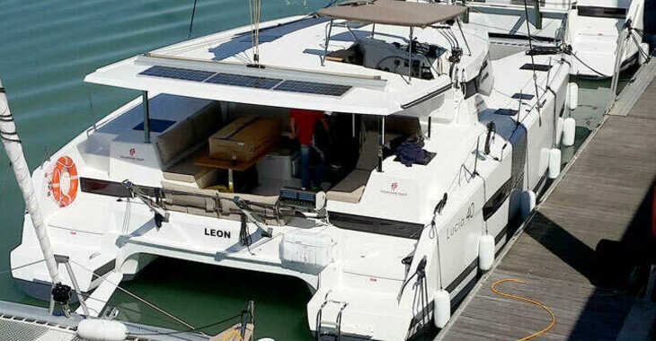 Rent a catamaran in Marina Frapa - Lucia 40