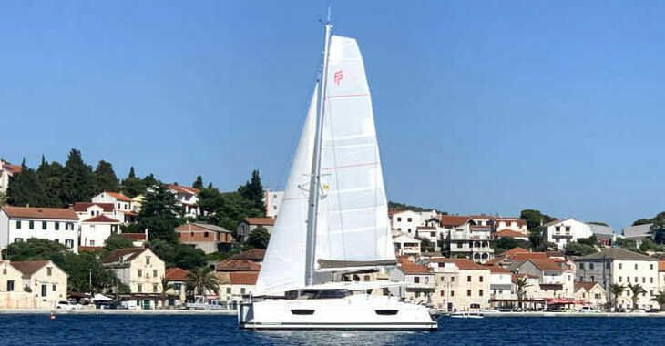 Alquilar catamarán en Marina Frapa - Lucia 40