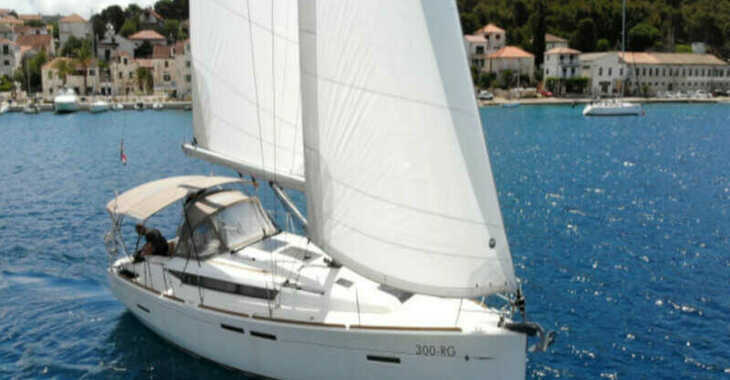 Rent a sailboat in Marina Frapa - Sun Odyssey 419