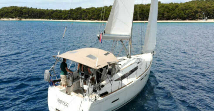 Rent a sailboat in Marina Frapa - Sun Odyssey 419