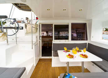Rent a catamaran in Marina Mandalina - Lagoon 400 S2 - 4 + 2 cab.