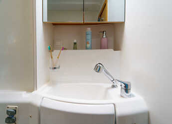 Rent a catamaran in Marina Mandalina - Lagoon 400 S2 - 4 + 2 cab.