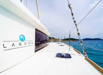 Rent a catamaran in Marina Mandalina - Lagoon 400 S2 - 4 + 2 cab.