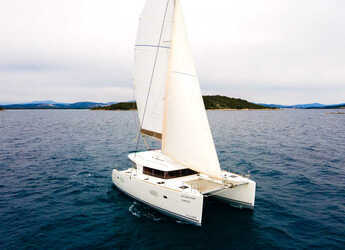 Rent a catamaran in Marina Mandalina - Lagoon 400 S2 - 4 + 2 cab.