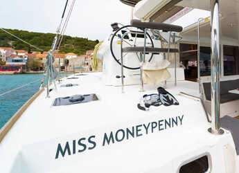 Rent a catamaran in Marina Mandalina - Lagoon 400 S2 - 4 + 2 cab.