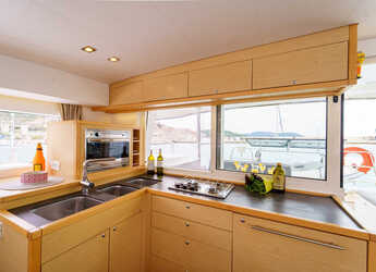 Rent a catamaran in Marina Mandalina - Lagoon 400 S2 - 4 + 2 cab.