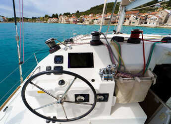 Rent a catamaran in Marina Mandalina - Lagoon 400 S2 - 4 + 2 cab.