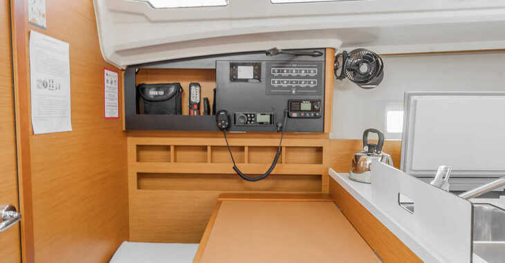 Chartern Sie segelboot in Alimos Marina - Sun Odyssey 410