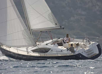 Rent a sailboat in Port Lavrion - Sun Odyssey 50DS (5)