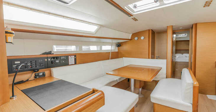 Rent a sailboat in Lavrion Marina - Sun Odyssey 519 -  5 cabs