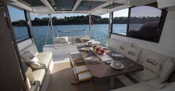 Rent a catamaran in Marina Rubicon - Bali Catspace TEAM FACTORY