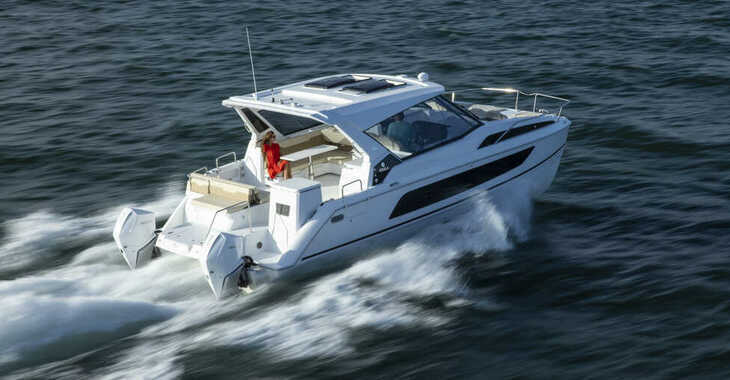 Chartern Sie motorboot in Marina di Cannigione - Aquila 36