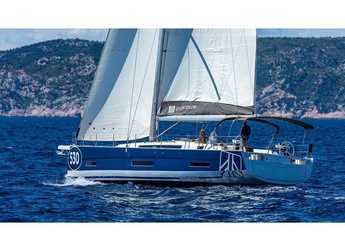 Rent a sailboat in Porto Palermo - Dufour 530 