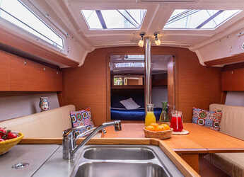 Rent a sailboat in Marina di Portorosa - Dufour 360 Grand Large 2.20 draft