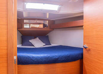 Rent a sailboat in Marina di Portorosa - Dufour 360 Grand Large 2.20 draft