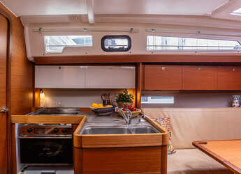 Rent a sailboat in Marina di Portorosa - Dufour 360 Grand Large 2.20 draft