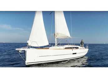 Rent a sailboat in Marina di Portorosa - Dufour 360 Grand Large 2.20 draft