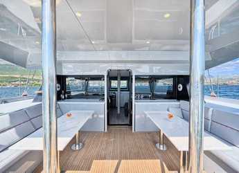 Louer catamaran à Marina Kastela - Luna 49