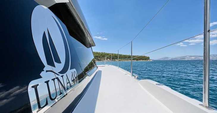 Louer catamaran à Marina Kastela - Luna 49