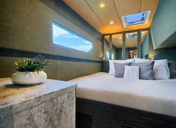 Louer catamaran à Marina Kastela - Luna 49