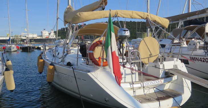 Rent a sailboat in Marina Porto Antico - Sun Odyssey 45